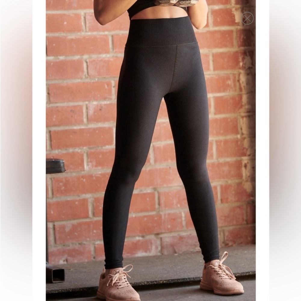 Free People Movement Free Throw Leggings in Solid Black Size XS NWT - Picture 1 of 5